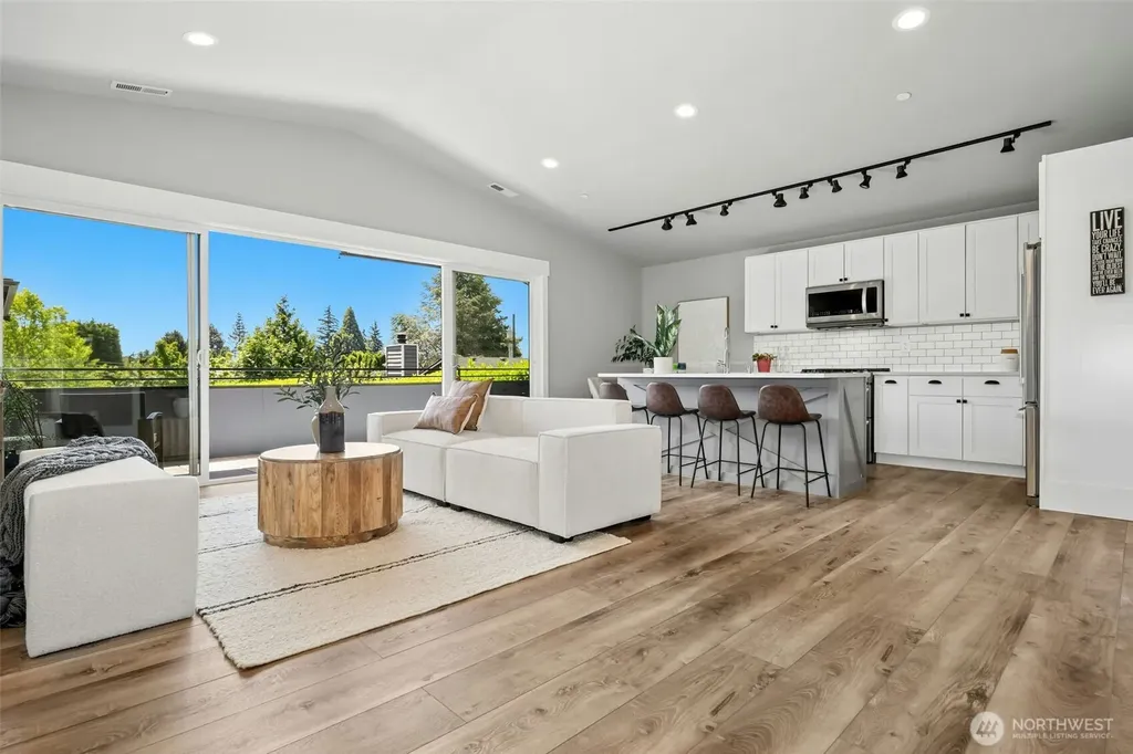 634 11th Avenue Kirkland WA 98033