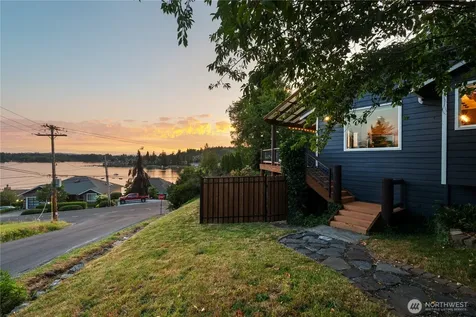 4815 Academy Street Bellingham WA 98226