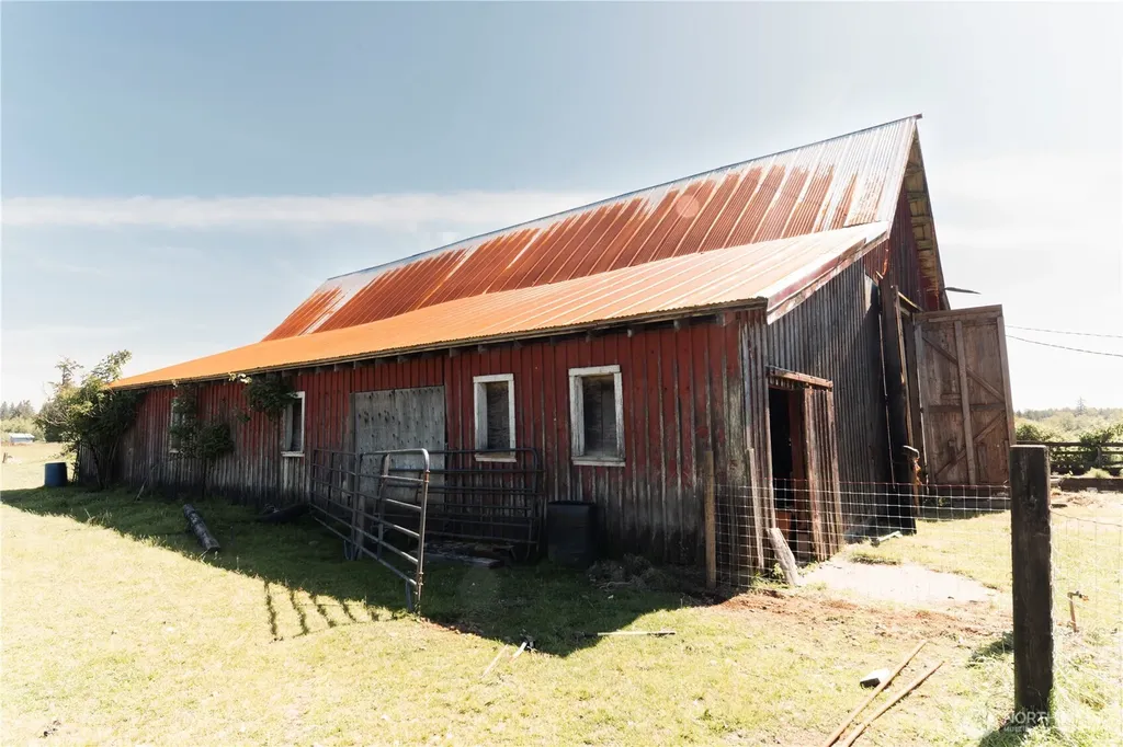 1378 Ocean Beach Road Hoquiam WA 98550