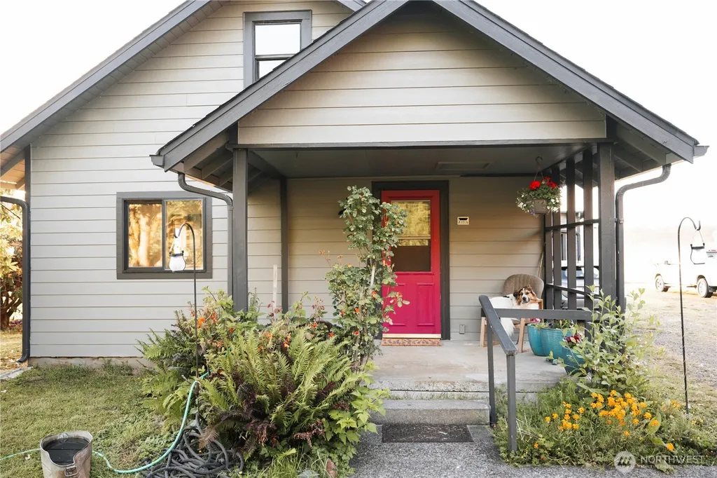 1378 Ocean Beach Road Hoquiam WA 98550