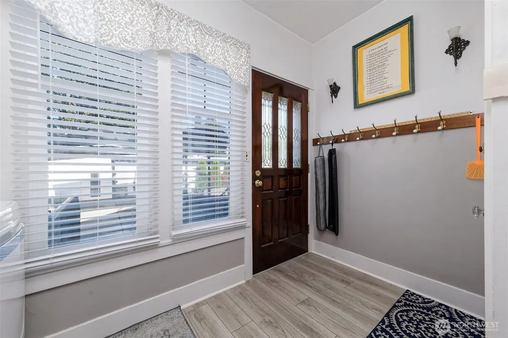 502 S 3rd Street Mccleary WA 98557
