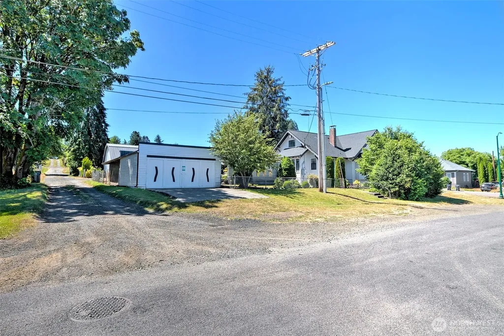 502 S 3rd Street Mccleary WA 98557