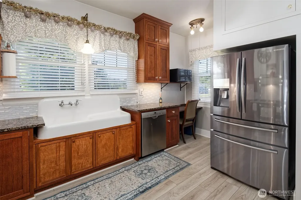 502 S 3rd Street Mccleary WA 98557