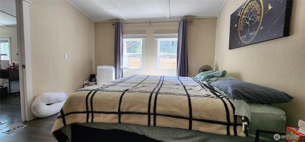 1041 NE Old Belfair Highway Belfair WA 98528