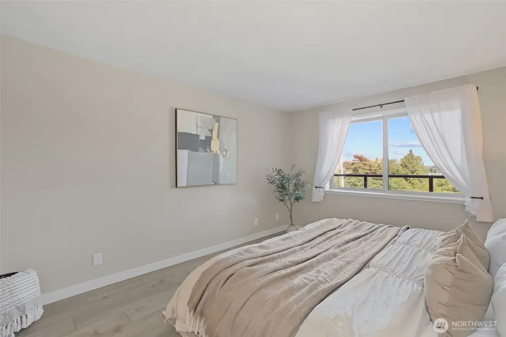 3507 SW Alaska Street Seattle WA 98126
