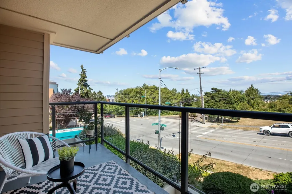 3507 SW Alaska Street Seattle WA 98126