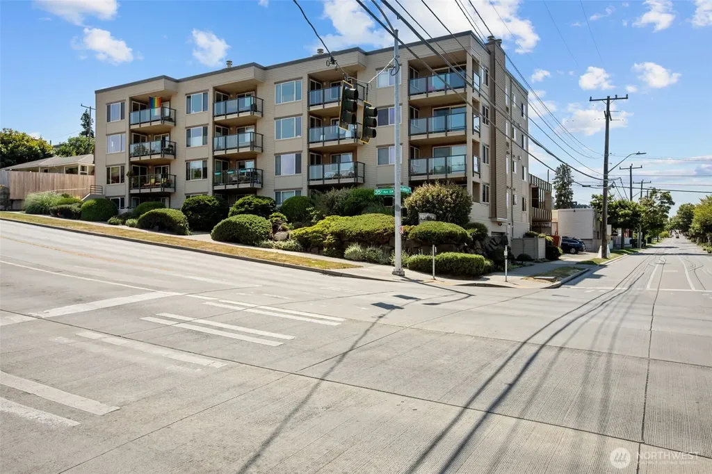 3507 SW Alaska Street Seattle WA 98126
