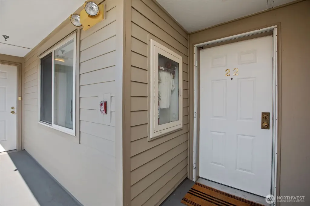 3507 SW Alaska Street Seattle WA 98126