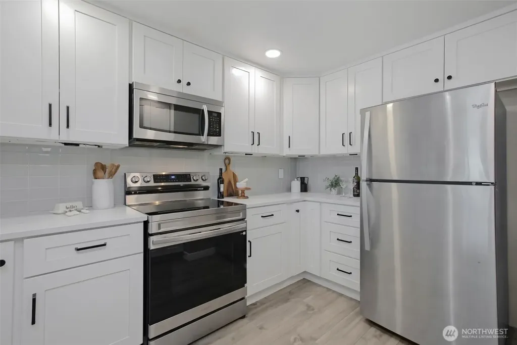 3507 SW Alaska Street Seattle WA 98126