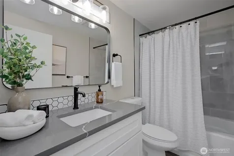 3507 SW Alaska Street Seattle WA 98126