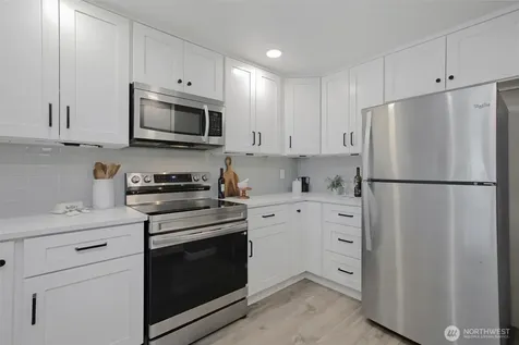 3507 SW Alaska Street Seattle WA 98126