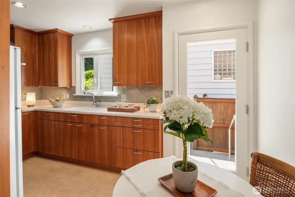 2313 47th Avenue SW Seattle WA 98116