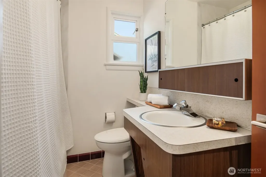 2313 47th Avenue SW Seattle WA 98116