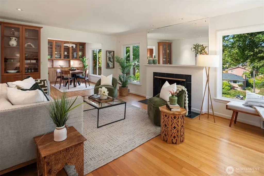 2313 47th Avenue SW Seattle WA 98116