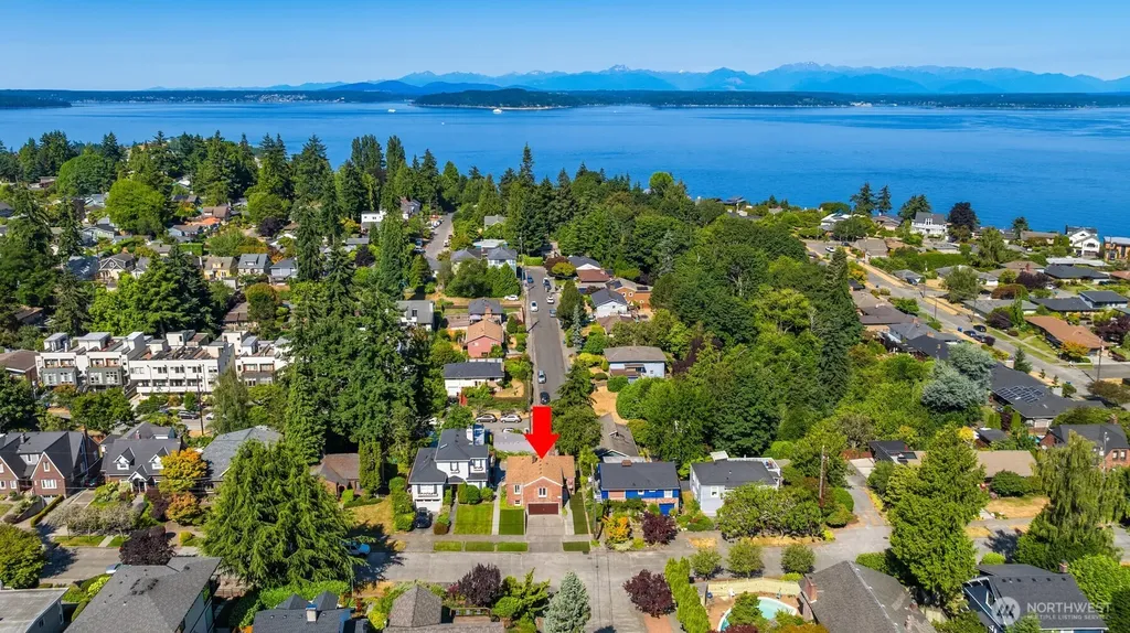 2313 47th Avenue SW Seattle WA 98116