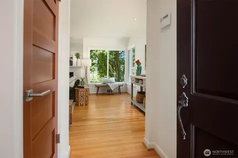 2313 47th Avenue SW Seattle WA 98116