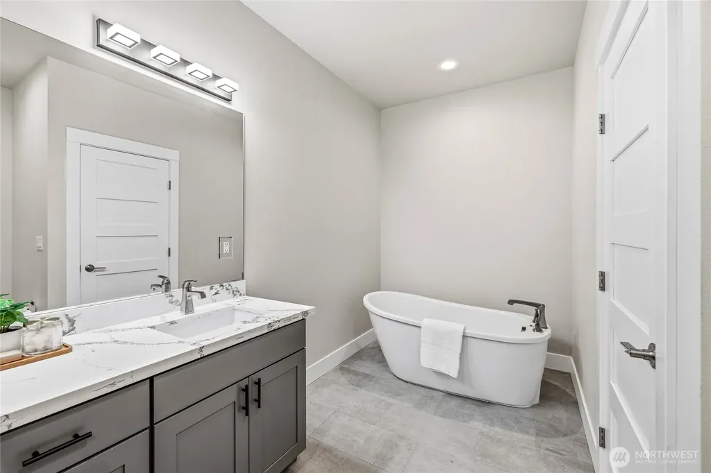 1725 Aaron Drive Lynden WA 98264