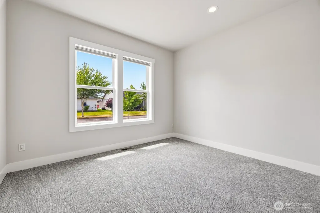 1725 Aaron Drive Lynden WA 98264