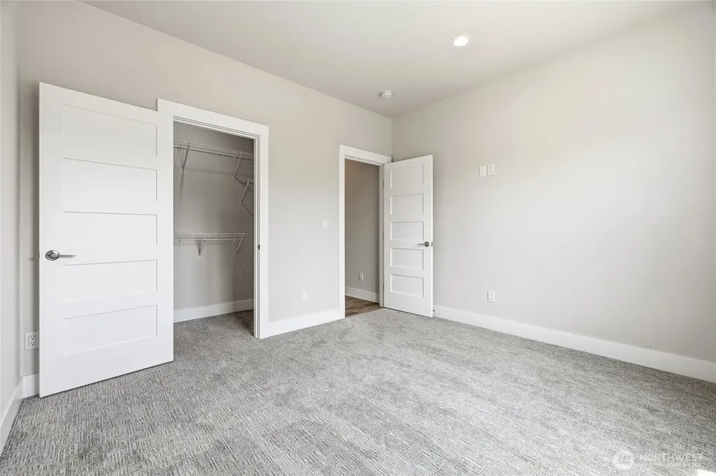 1725 Aaron Drive Lynden WA 98264
