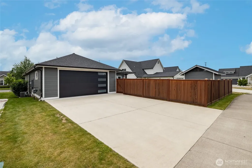 1725 Aaron Drive Lynden WA 98264