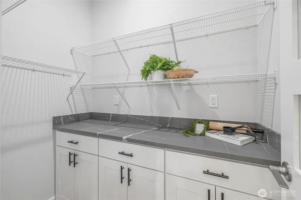 1725 Aaron Drive Lynden WA 98264