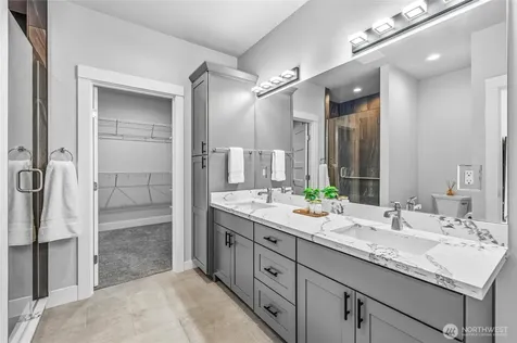 1725 Aaron Drive Lynden WA 98264