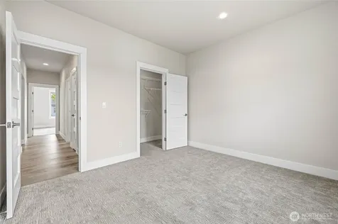 1725 Aaron Drive Lynden WA 98264