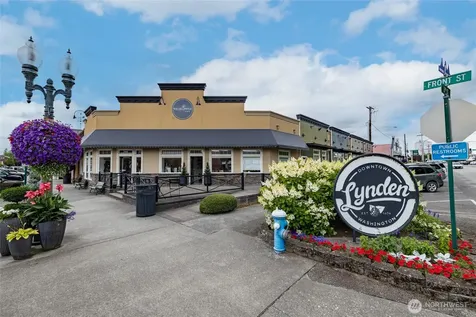 1725 Aaron Drive Lynden WA 98264