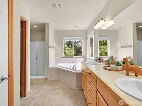 2623 145th Street SW Lynnwood WA 98087