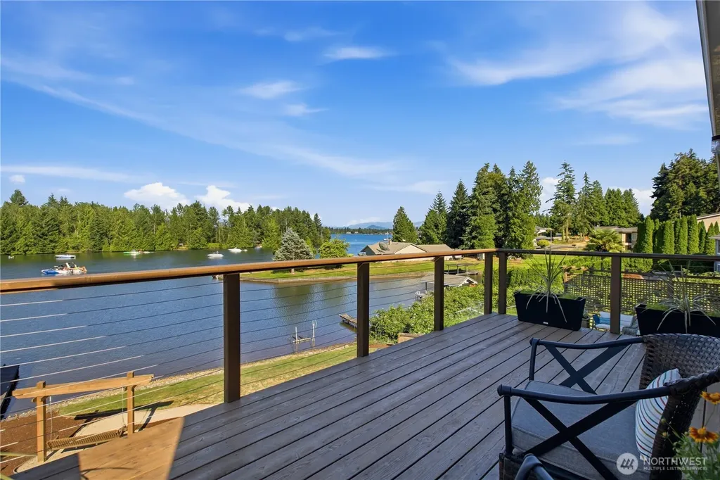 4705 Lakeridge Drive E Lake Tapps WA 98391