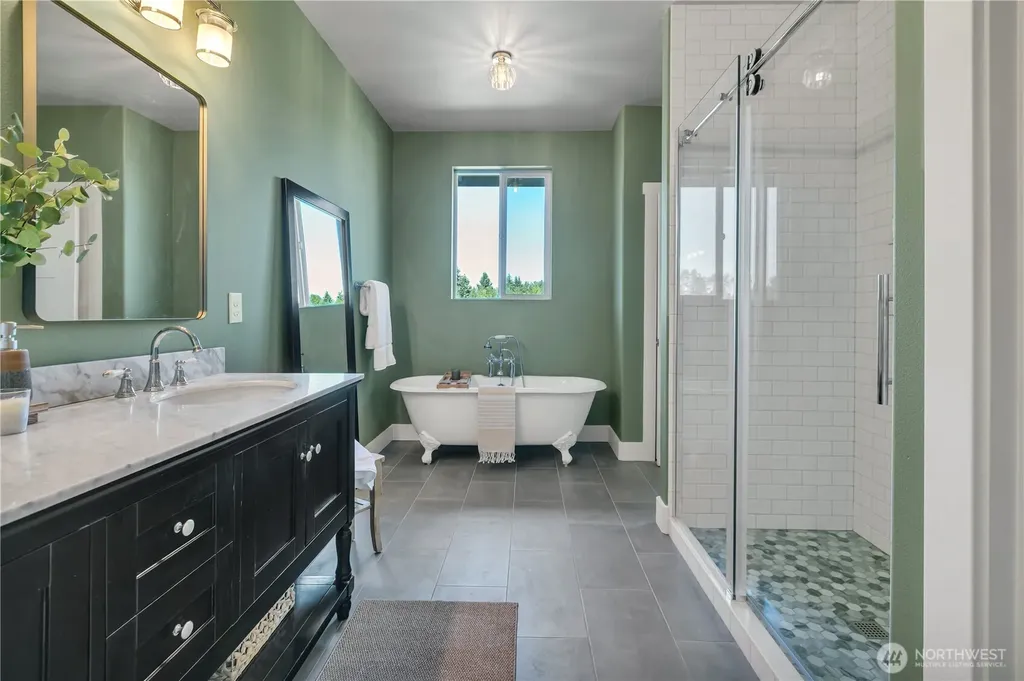 4705 Lakeridge Drive E Lake Tapps WA 98391