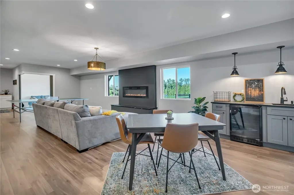 4705 Lakeridge Drive E Lake Tapps WA 98391