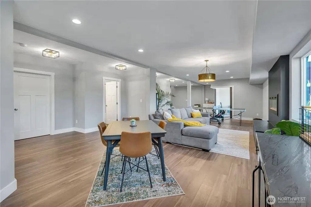 4705 Lakeridge Drive E Lake Tapps WA 98391