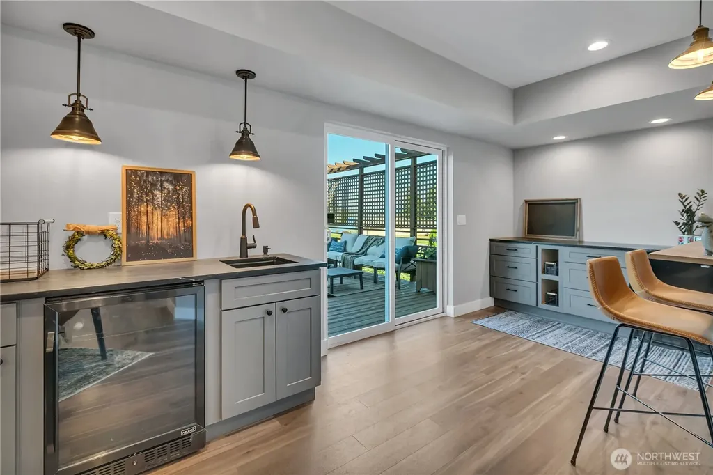 4705 Lakeridge Drive E Lake Tapps WA 98391