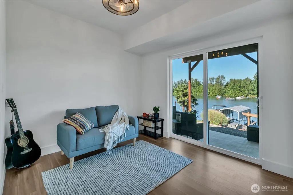 4705 Lakeridge Drive E Lake Tapps WA 98391