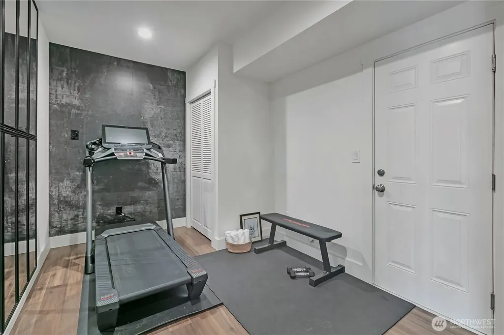 4705 Lakeridge Drive E Lake Tapps WA 98391