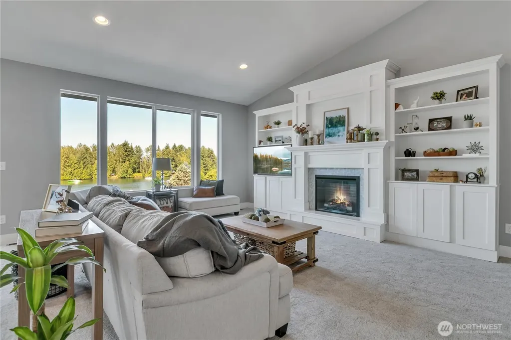 4705 Lakeridge Drive E Lake Tapps WA 98391