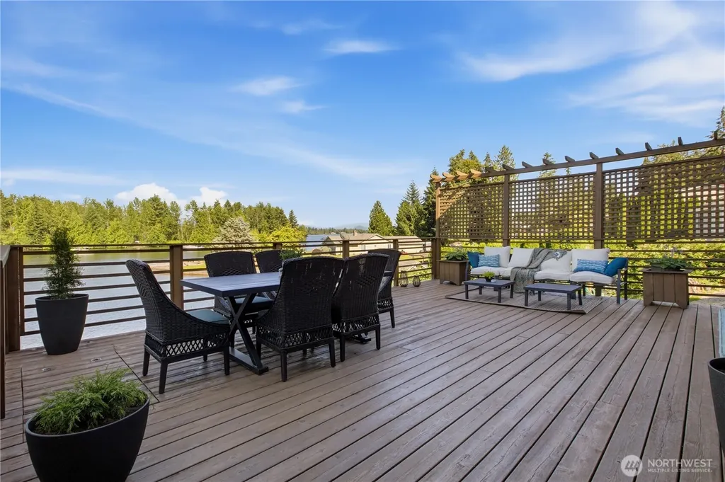 4705 Lakeridge Drive E Lake Tapps WA 98391