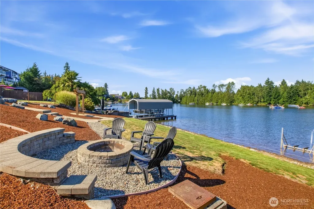 4705 Lakeridge Drive E Lake Tapps WA 98391