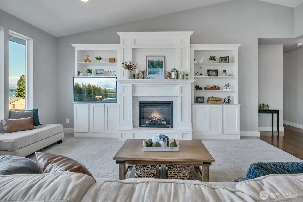 4705 Lakeridge Drive E Lake Tapps WA 98391