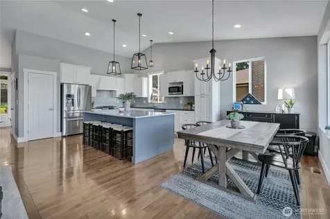 4705 Lakeridge Drive E Lake Tapps WA 98391