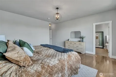 4705 Lakeridge Drive E Lake Tapps WA 98391