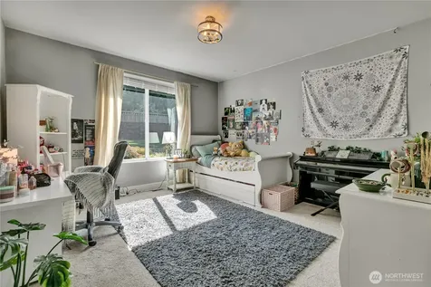 4705 Lakeridge Drive E Lake Tapps WA 98391