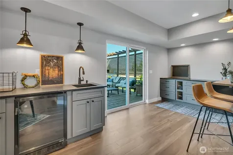 4705 Lakeridge Drive E Lake Tapps WA 98391