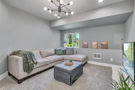 4705 Lakeridge Drive E Lake Tapps WA 98391