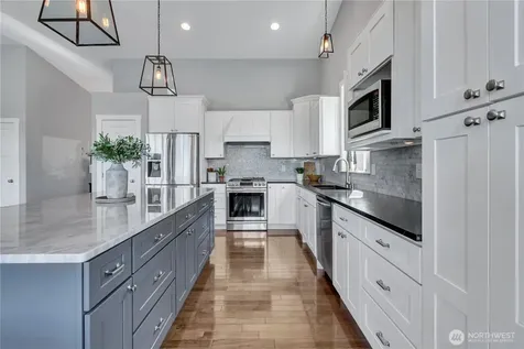 4705 Lakeridge Drive E Lake Tapps WA 98391