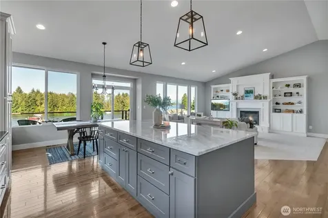 4705 Lakeridge Drive E Lake Tapps WA 98391