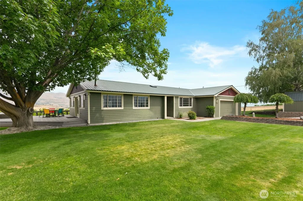 820 Summit Boulevard Manson WA 98831
