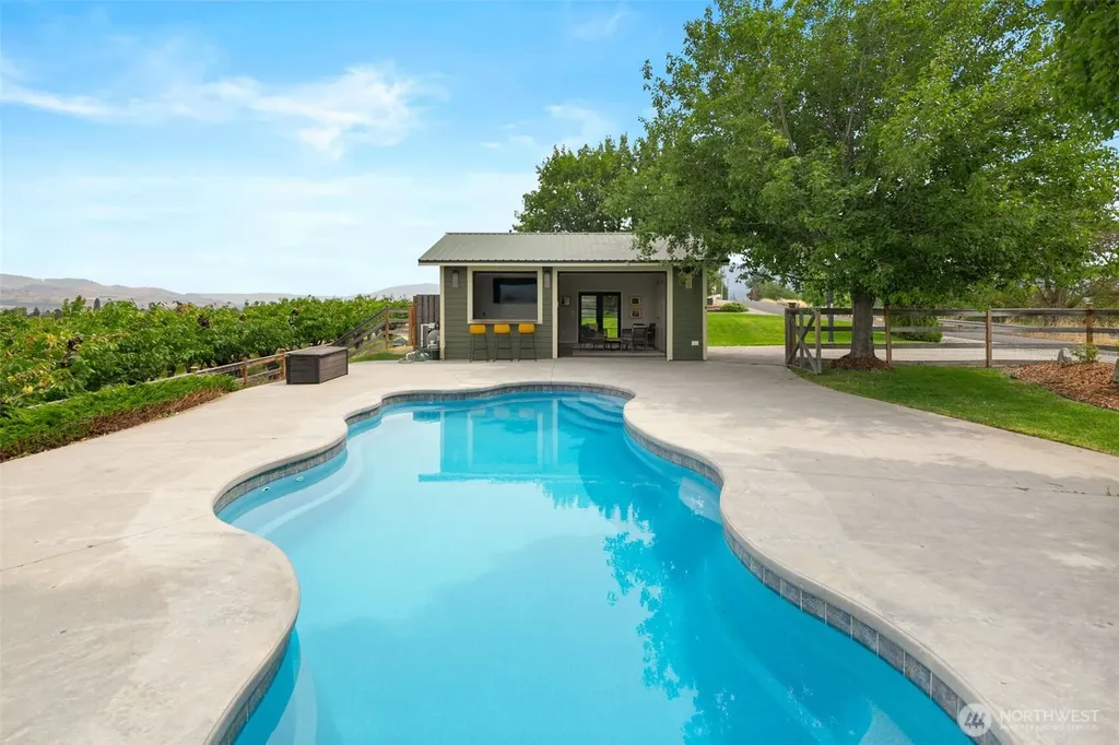 820 Summit Boulevard Manson WA 98831