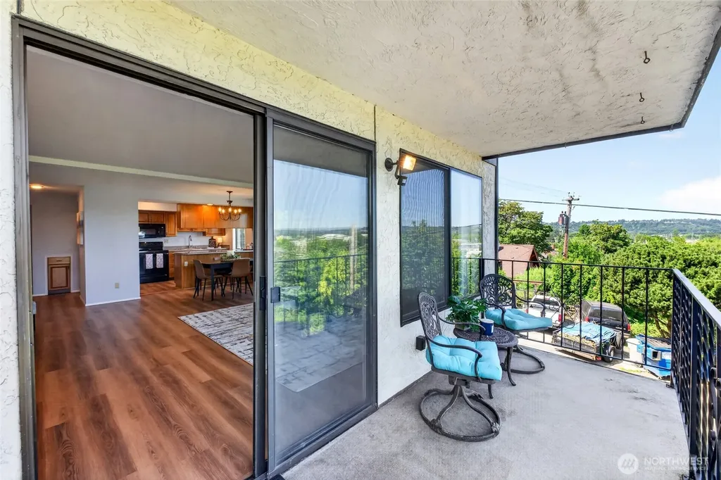 317 Kennebeck Avenue S Kent WA 98030